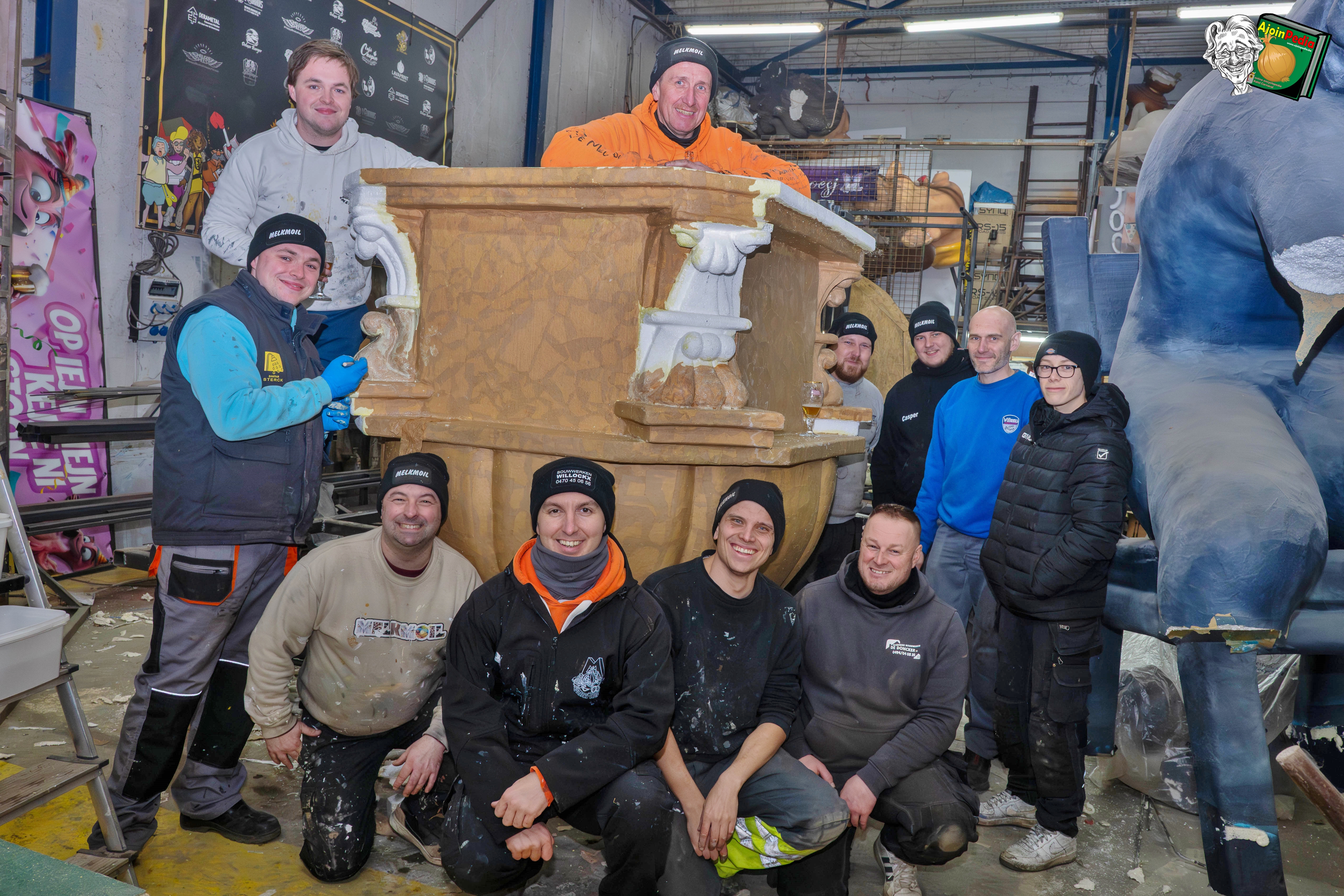 Aalst Carnaval 2026 - Stoetthema AKV De Melkmoilen: 'Wie speltj d'ieste vioel?'