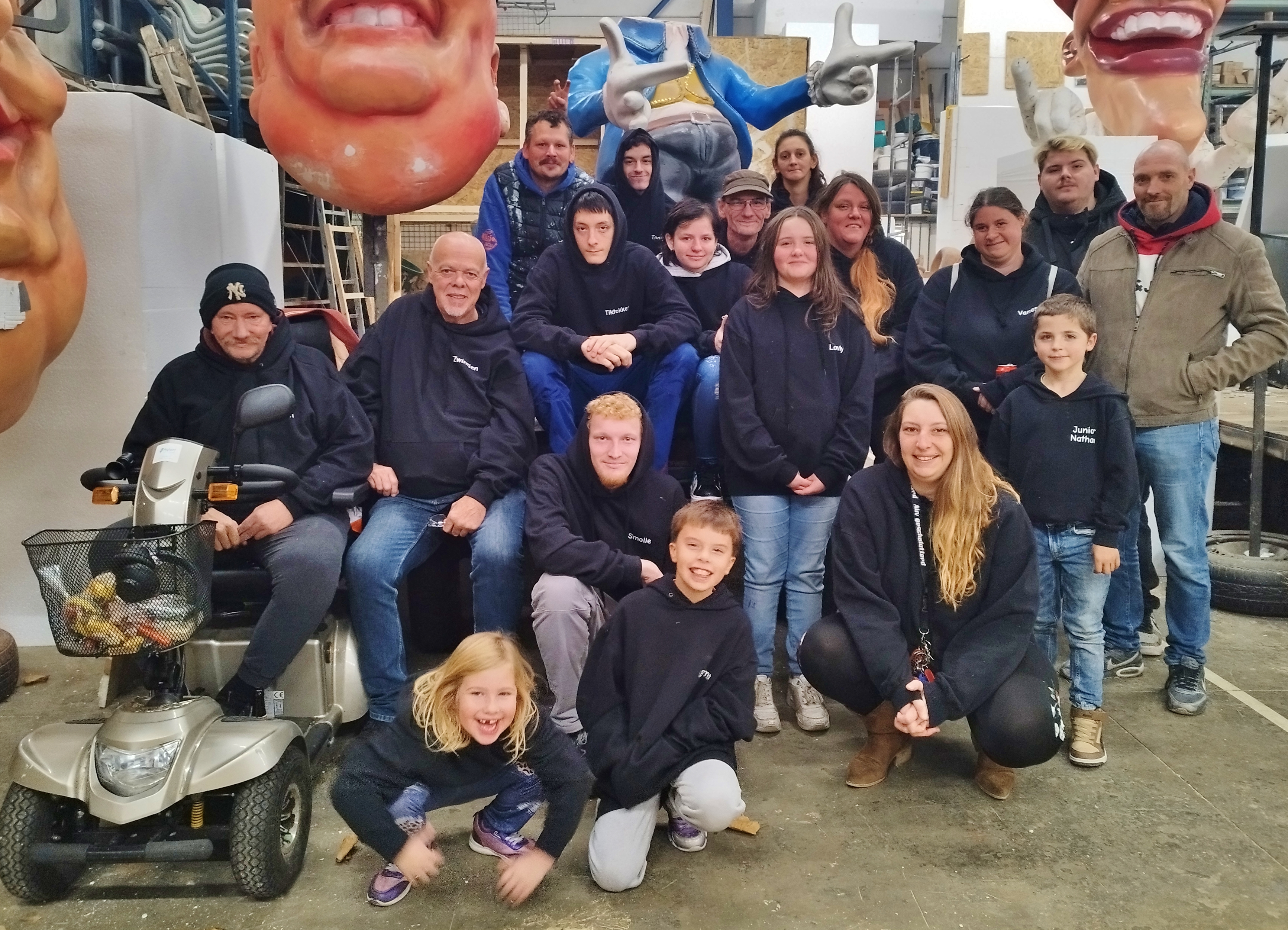 Aalst Carnaval 2026 - Stoetthema AKV Geschalotterd: 'Oilsjt kroeintj eir as kampioeng bierzoiper!'