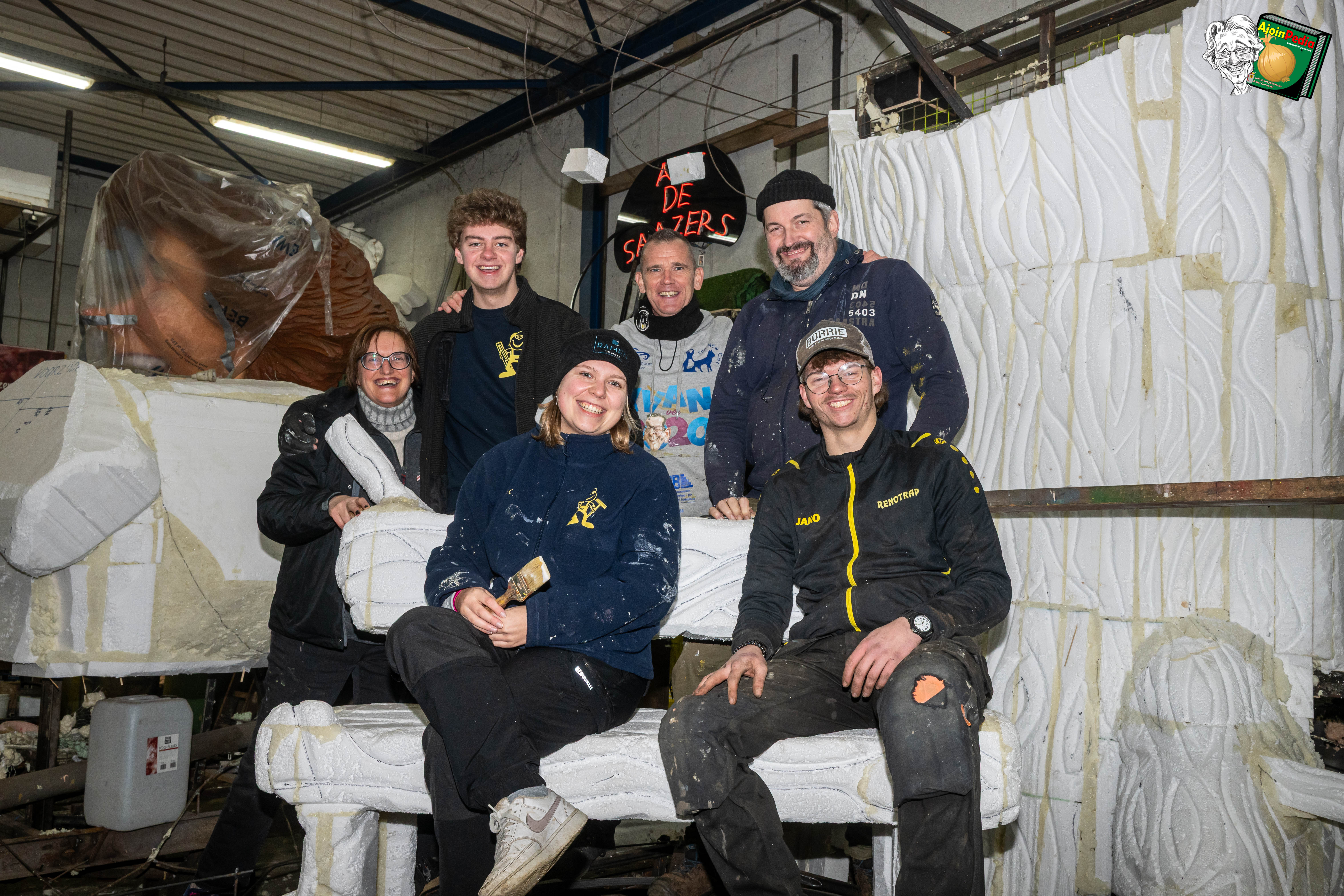 Aalst Carnaval 2026 - Stoetthema AKV De Saazers - 'Stippelken, stippelken oon de wand, wie ester 't groensjte bizjeken van 't Ajoineland!'