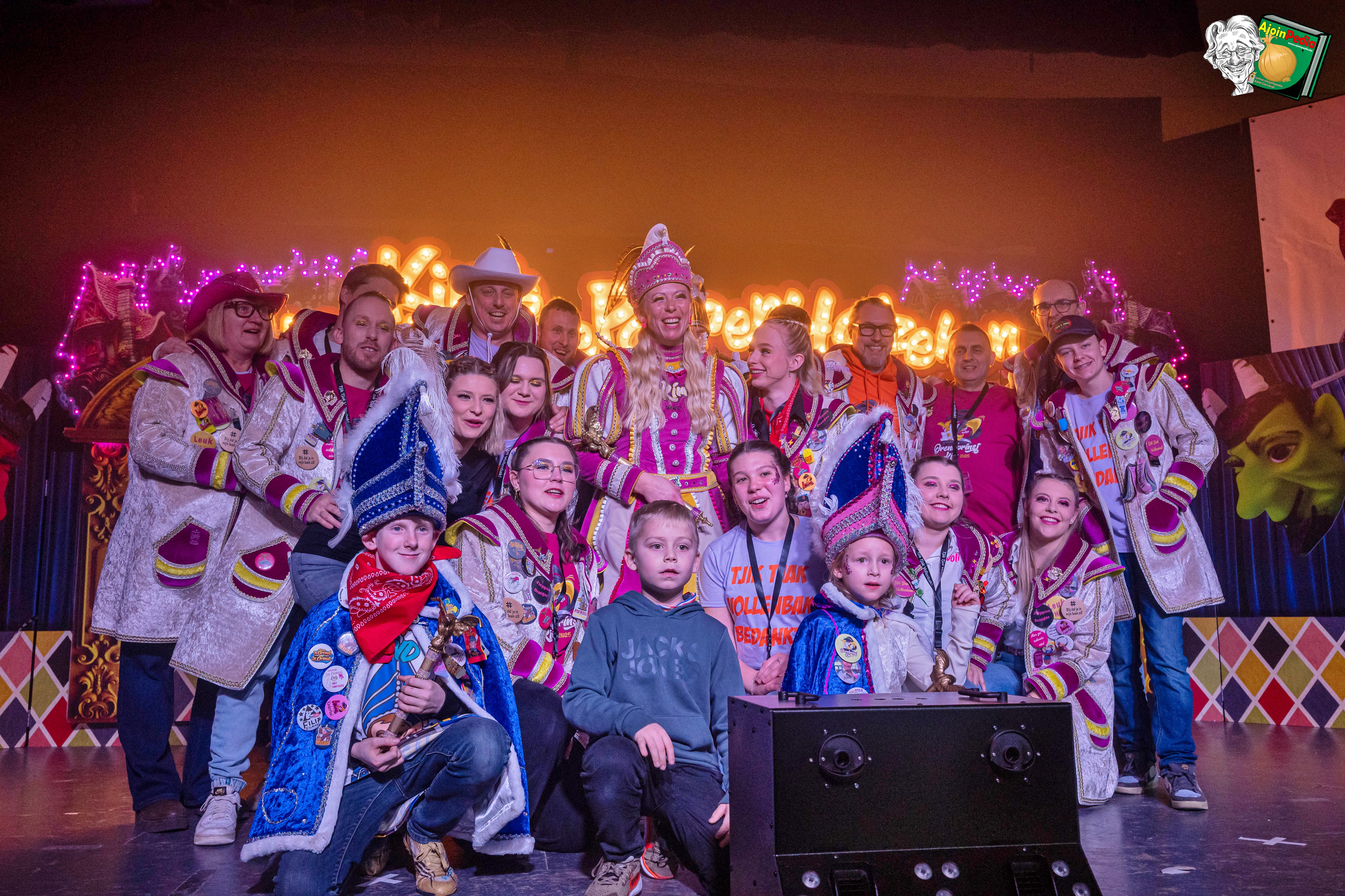 Arendcarnaval - Arendprins 2025 Kim gaf Afscheidsbal met een 'TJIK TJAK VOLLENBAK FEESTJE'' vol verrassingen!
