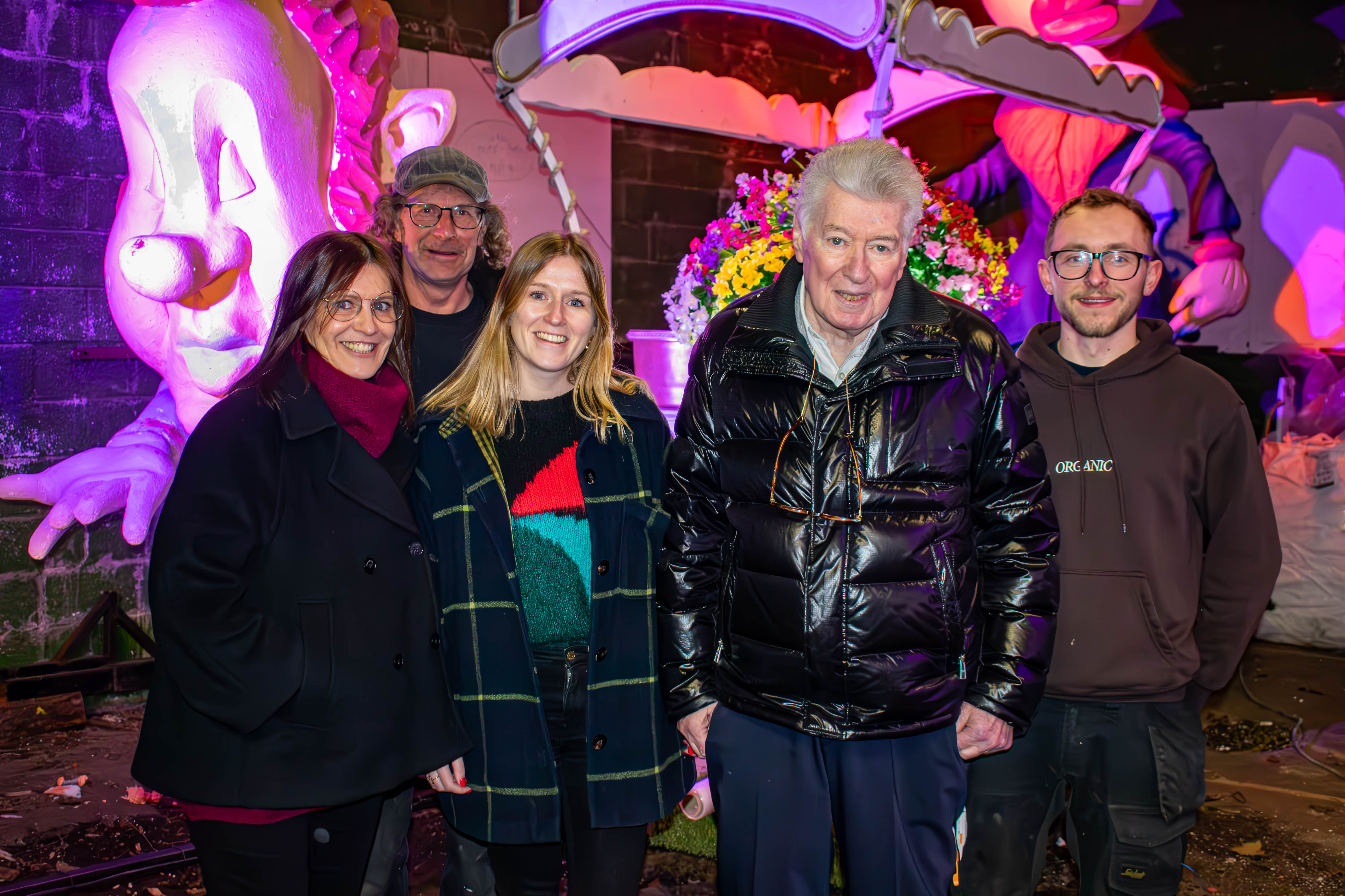 Aalst Carnaval 2025 - Stoetthema AKV Bjein Treizen: 'Heropening van het Melkhuisje in ons groot Park'