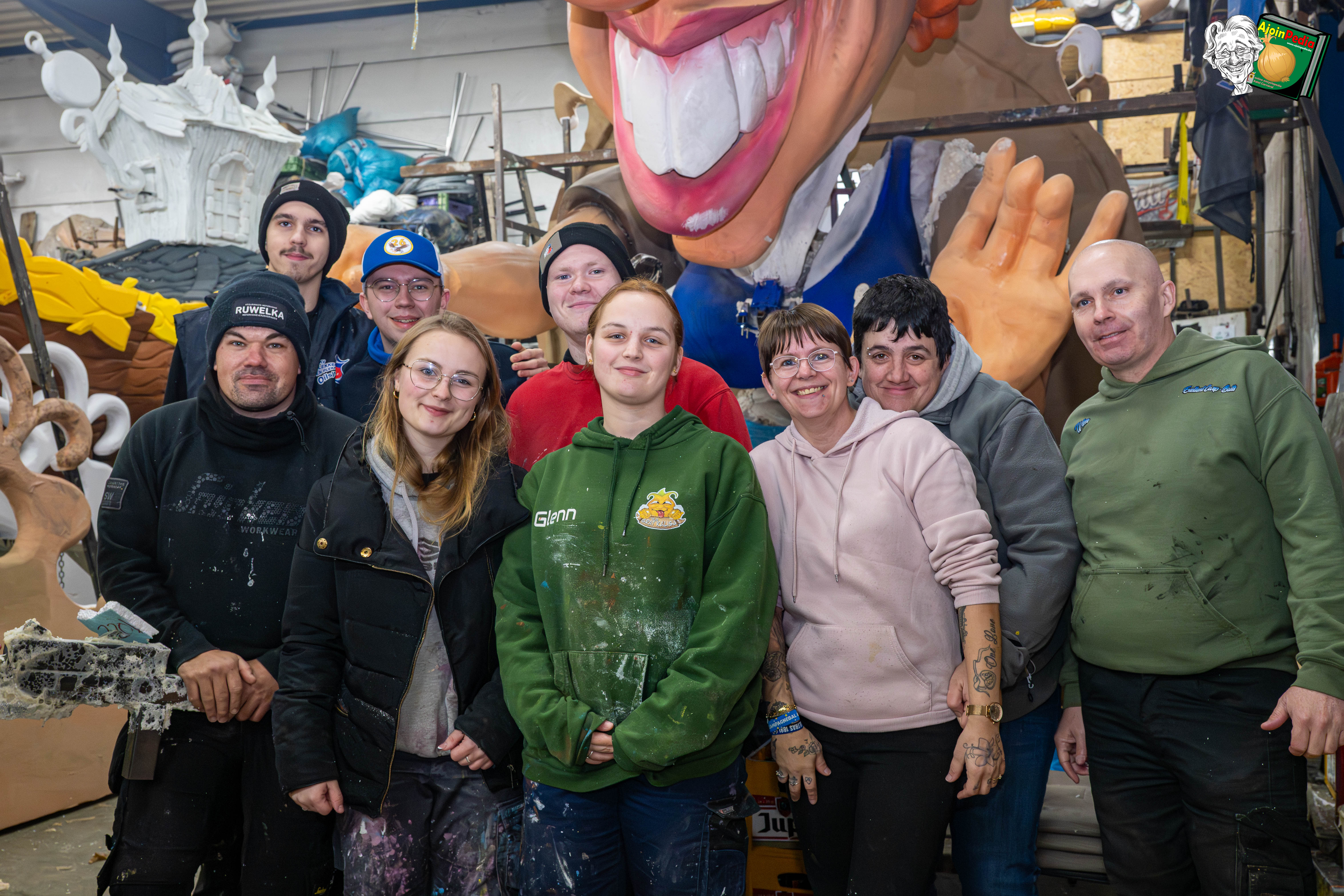 Aalst Carnaval 2026 - Stoetthema AKV Lekken En Plekken: 'Ons Arlozje tikt deer, ver Vastelauved es nen Oilsjteneer een giejl joor in de weer!'