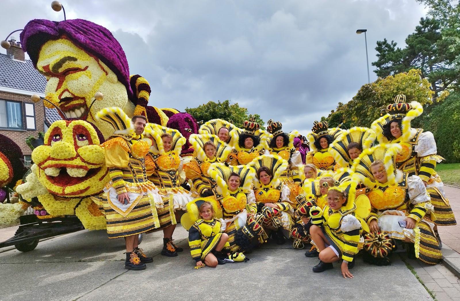 Bloemencorso Blankenberge 2026: Aalsterse Corsogroepen behalen prachtige resultaten, veel volk genoot van 'Wild van Verbeelding'!