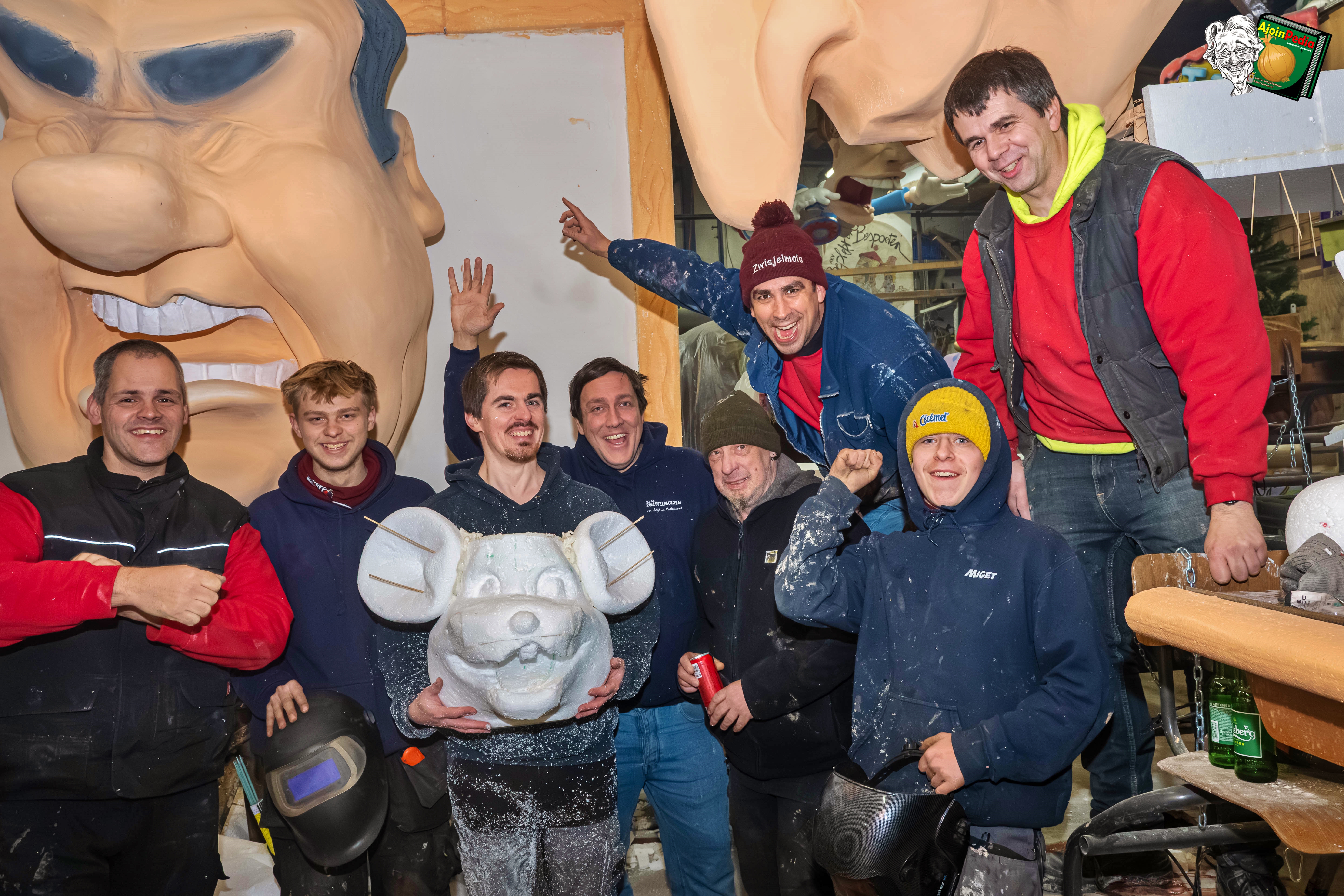 Aalst Carnaval 2026 - Stoetthema AKV De Zwisjelmoizen: 'De lat... moet hoeiger!'