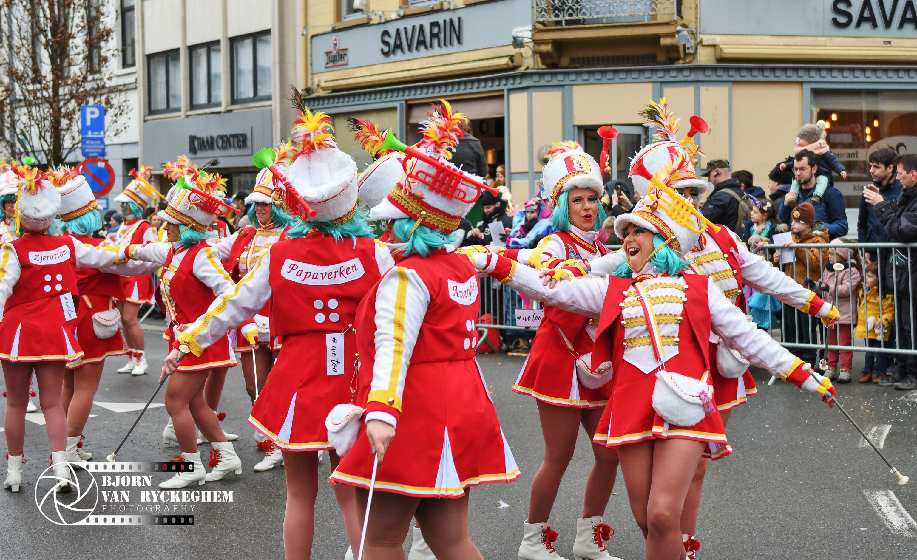 
Aalst Carnaval - Mazjoretten van Boeven de 40 voortaan 'vaste opener' in de stoet!
