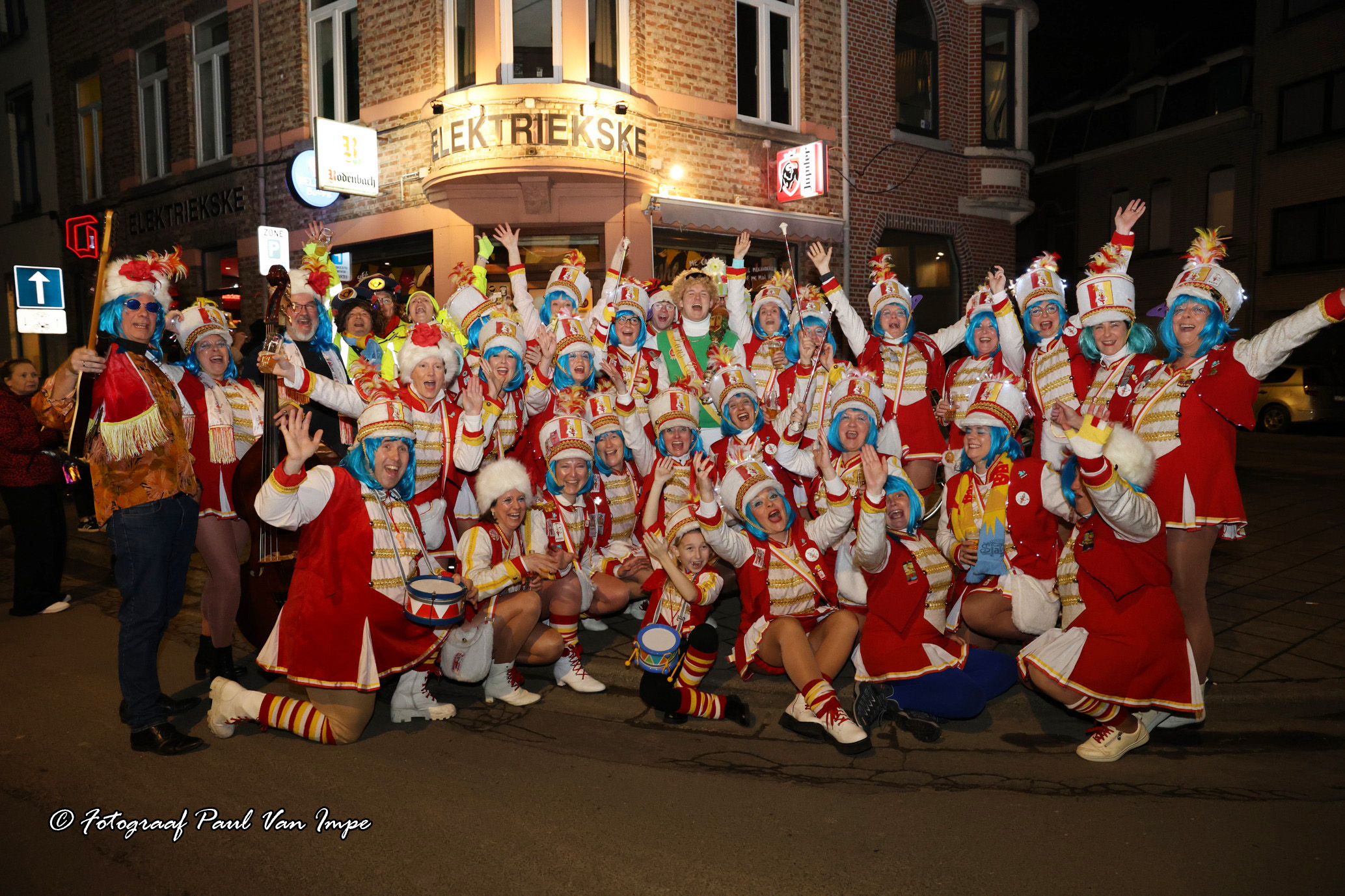 Aalst Carnaval 2025 - Mazjoretten van Boeven de 40 stellen nieuw liedje voor!