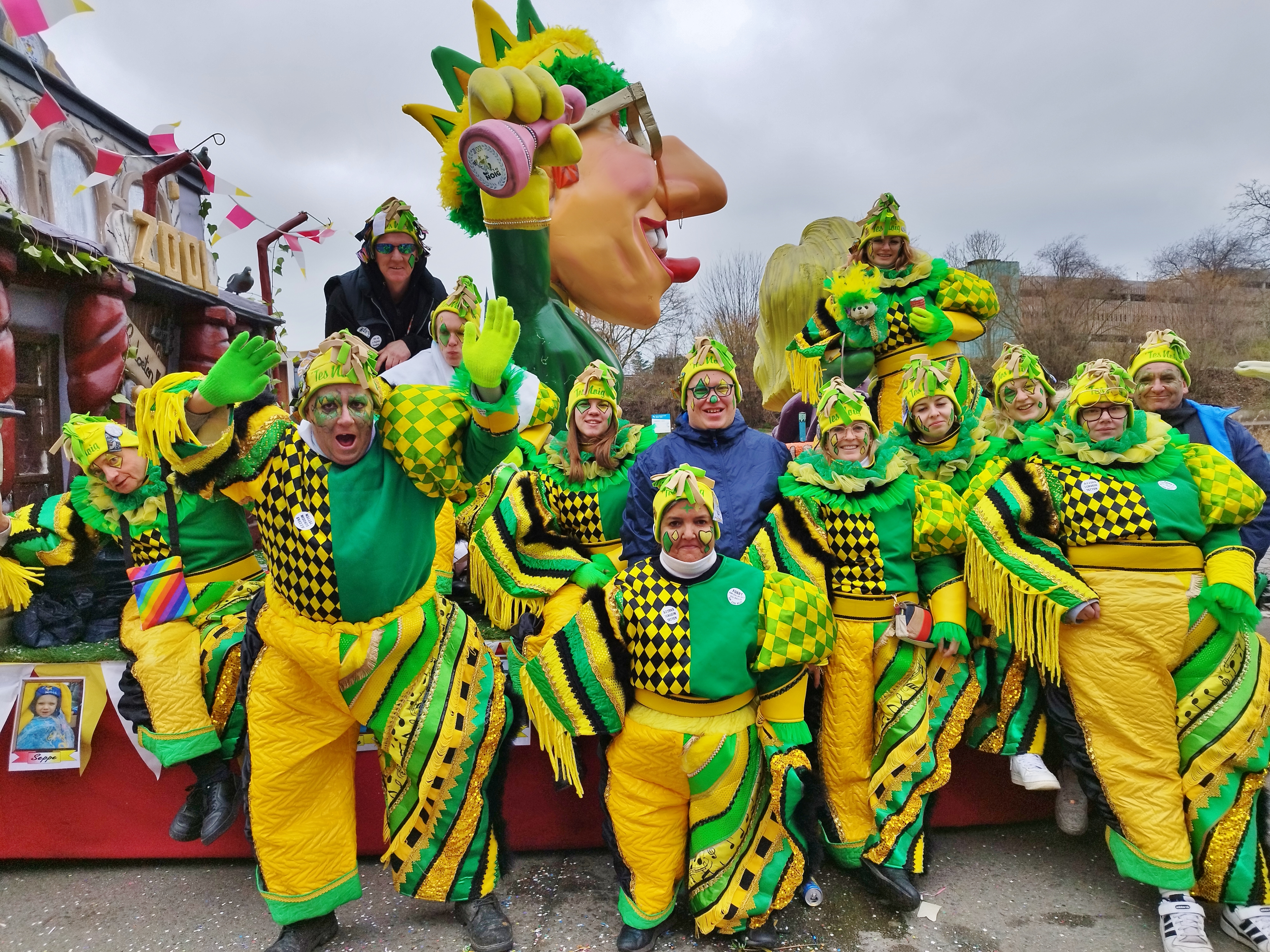 
Aalst Carnaval 2023 - Maandagsstoet met lossere sfeer en 'perfect' tijdsschema!
