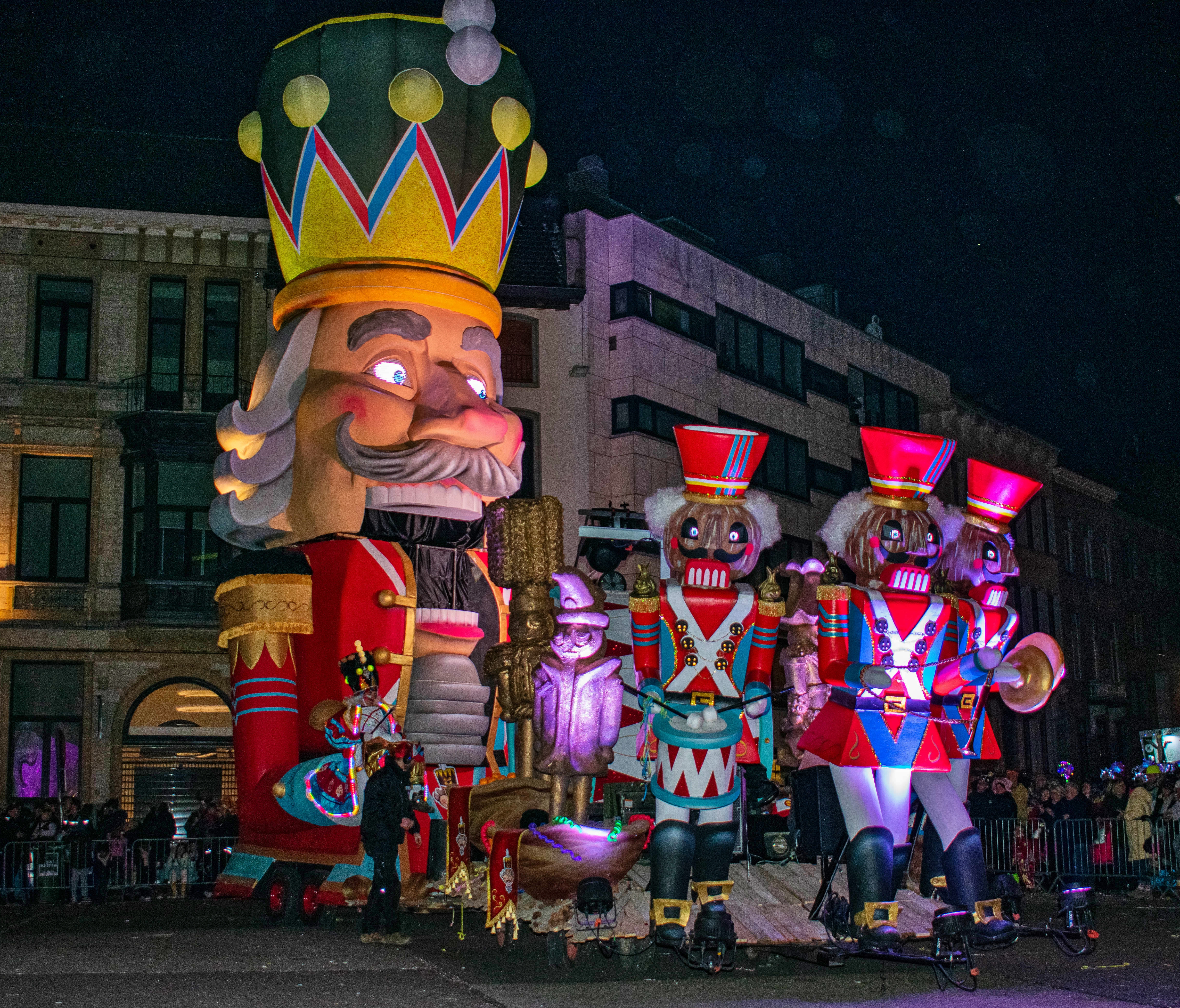 Aalst Carnaval - Volgorde 96e Carnavalsstoet: Alle Groepen & hun thema's op een rij!