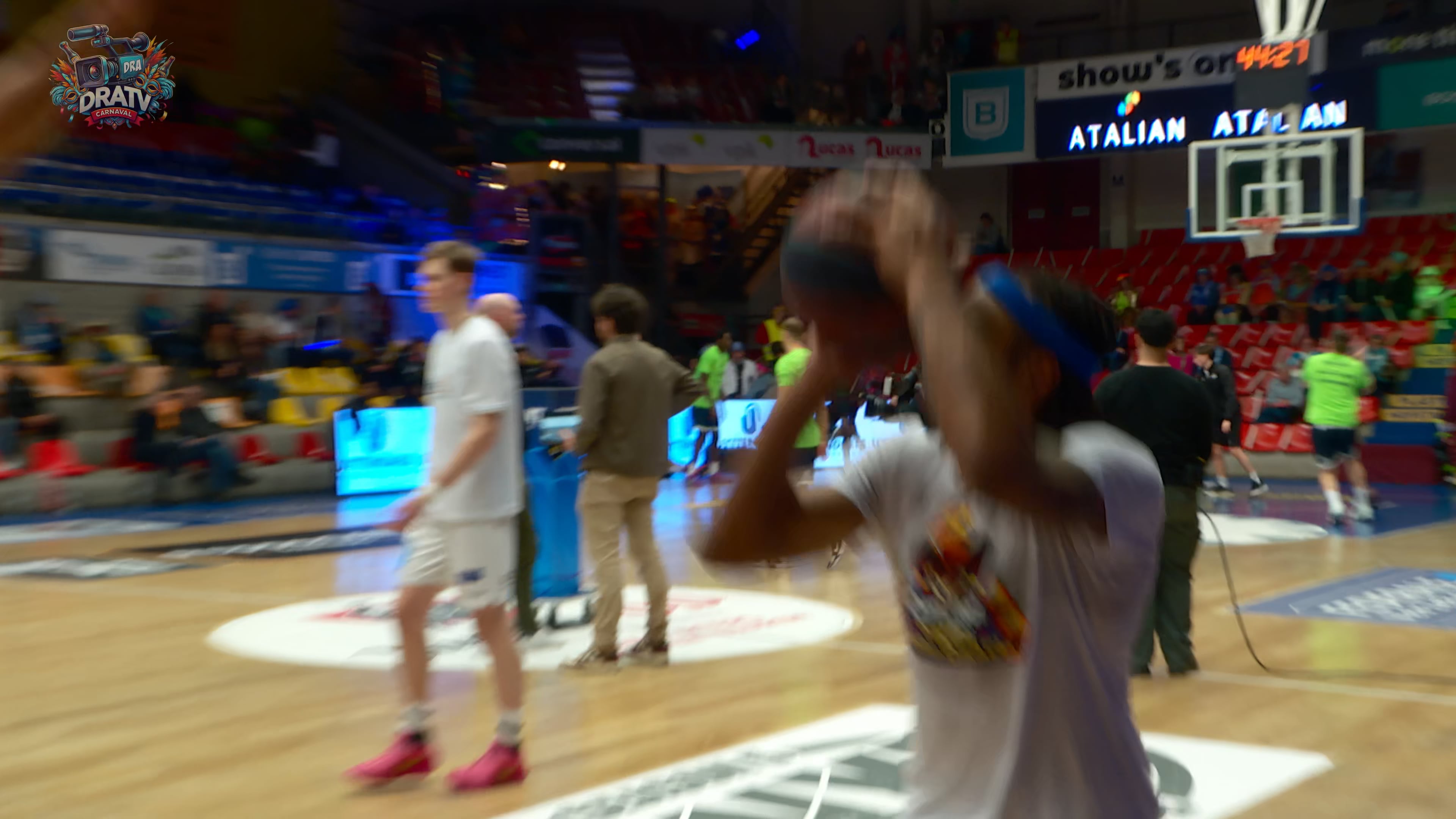 Aalst Carnaval begon op de carnavalsmatch van den Okapi !